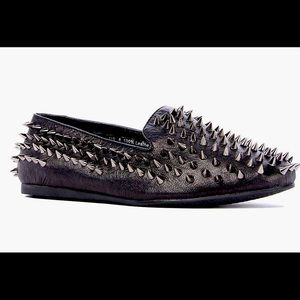 UNIF Hellraiser flats  in gently used condition.